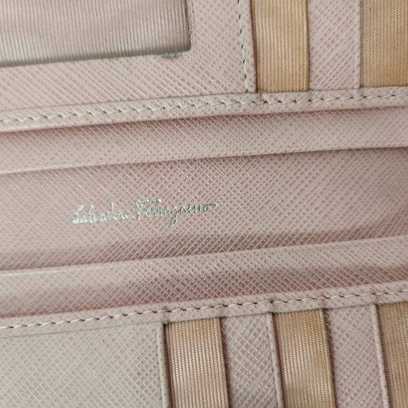 Salvatore Ferragamo Yellow Wallet On Chain - Picture 12 of 13